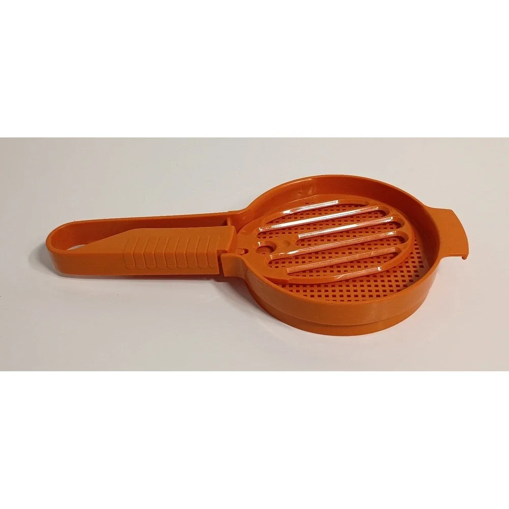 Tupperware Orange Sift-it Sifter Hand‎ Held Flour Powdered Sugar